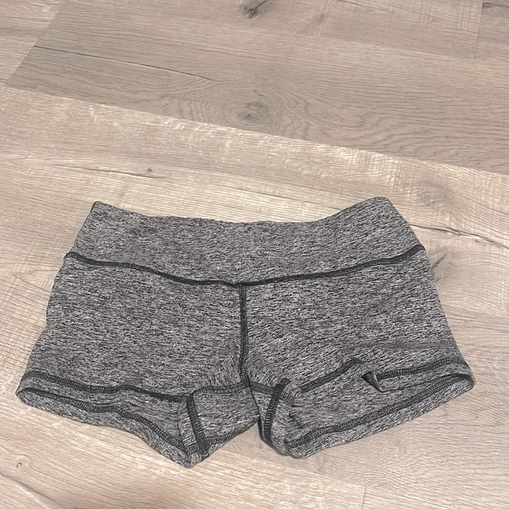Small FLEO shorts